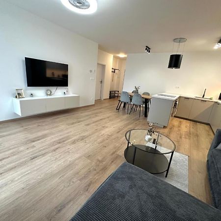 2 Room Apartment, New Building, Balcony, 208 Rovinka Exterior foto