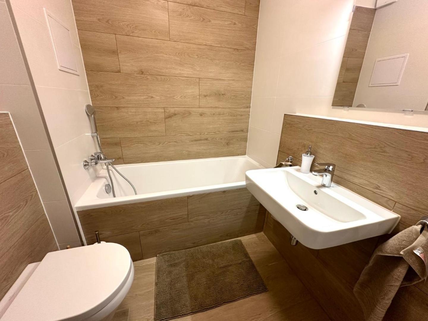 2 Room Apartment, New Building, Balcony, 208 Rovinka Exterior foto